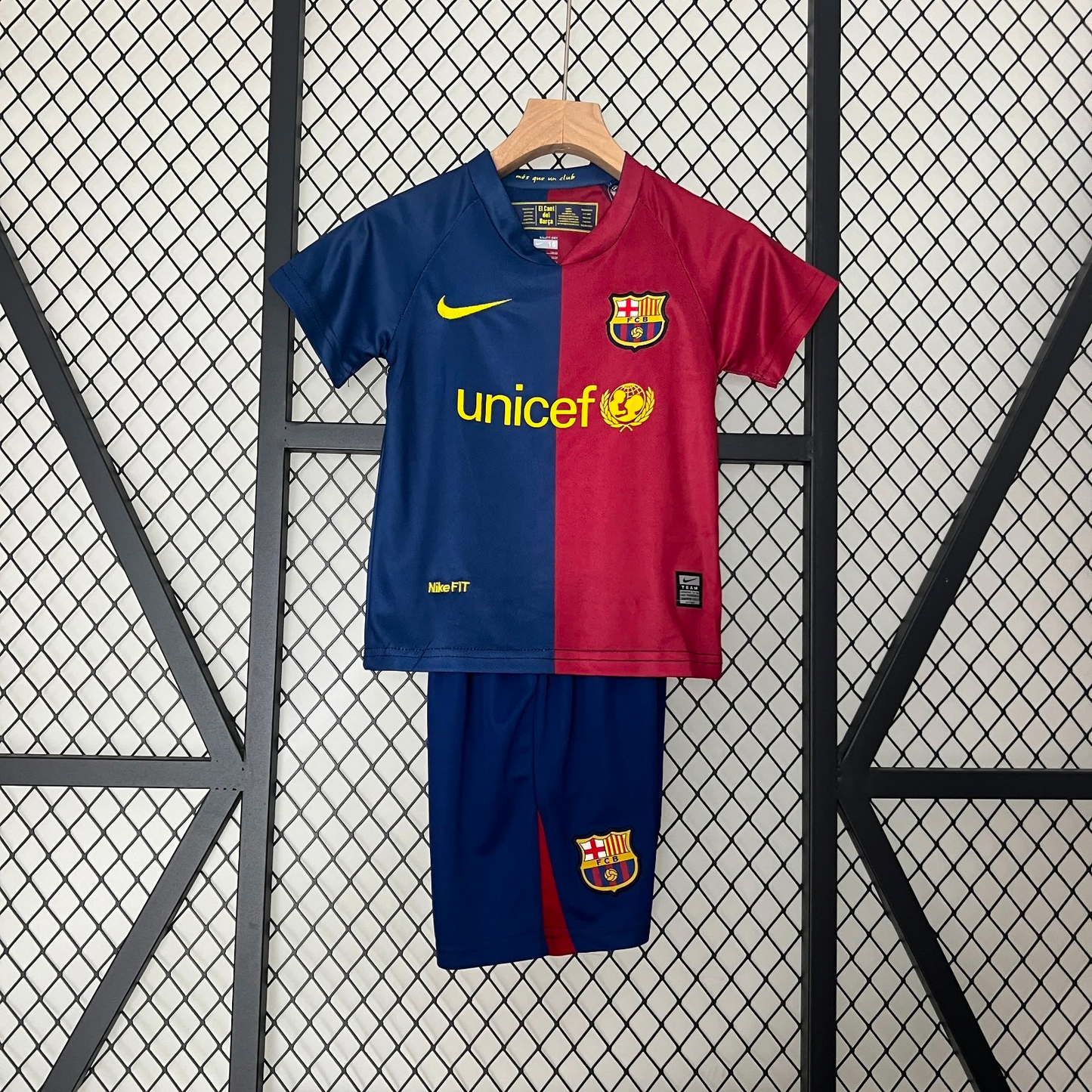 2008-2009 Barcelona Retro Kids Set